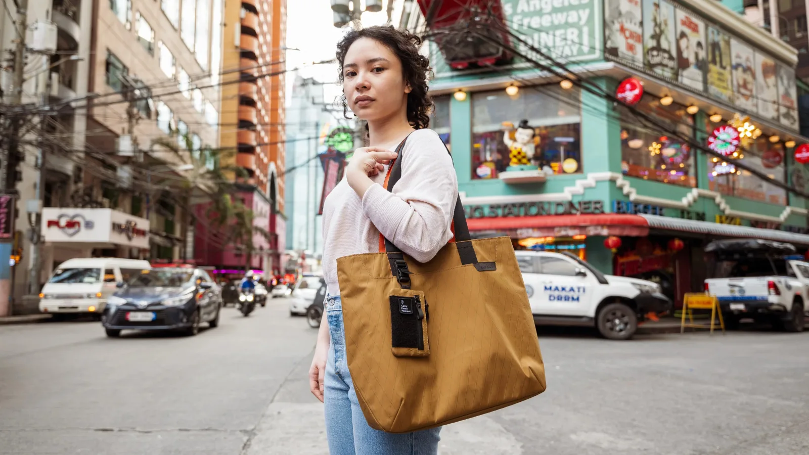 How to Style Your Tote for Any Occasion